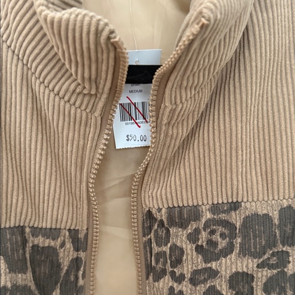 Leopard Print Quilted Vest - Tan - Picture 3 of 3